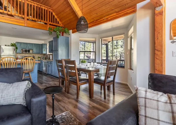Cozy In The Pines Holiday home