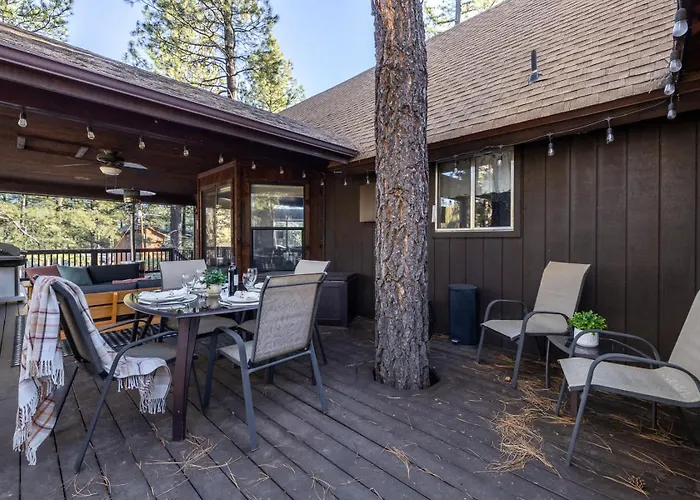 Cozy In The Pines Holiday home
